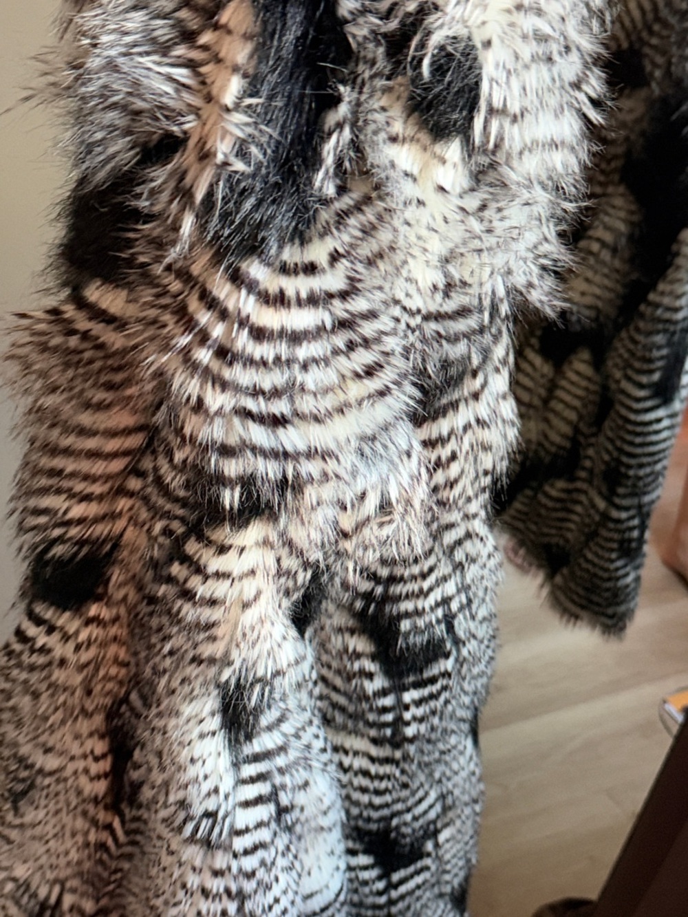 Faux Fur faux feather Hooded vest Black & White
